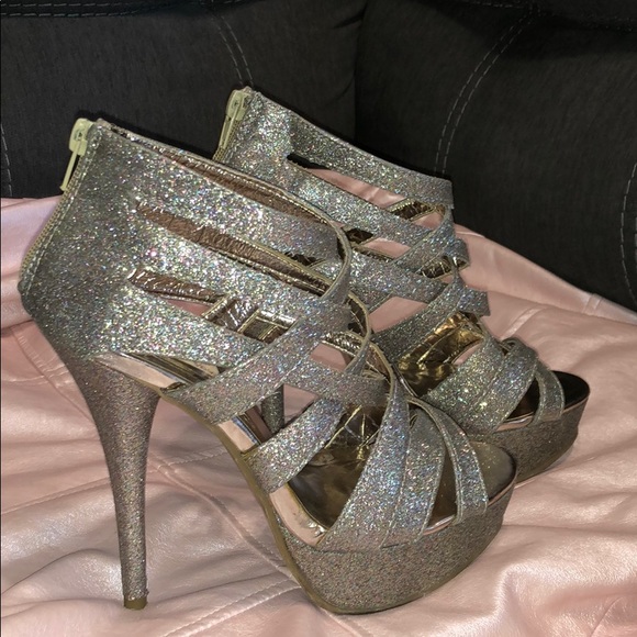🥂Diva Heels🥂 - Picture 4 of 4